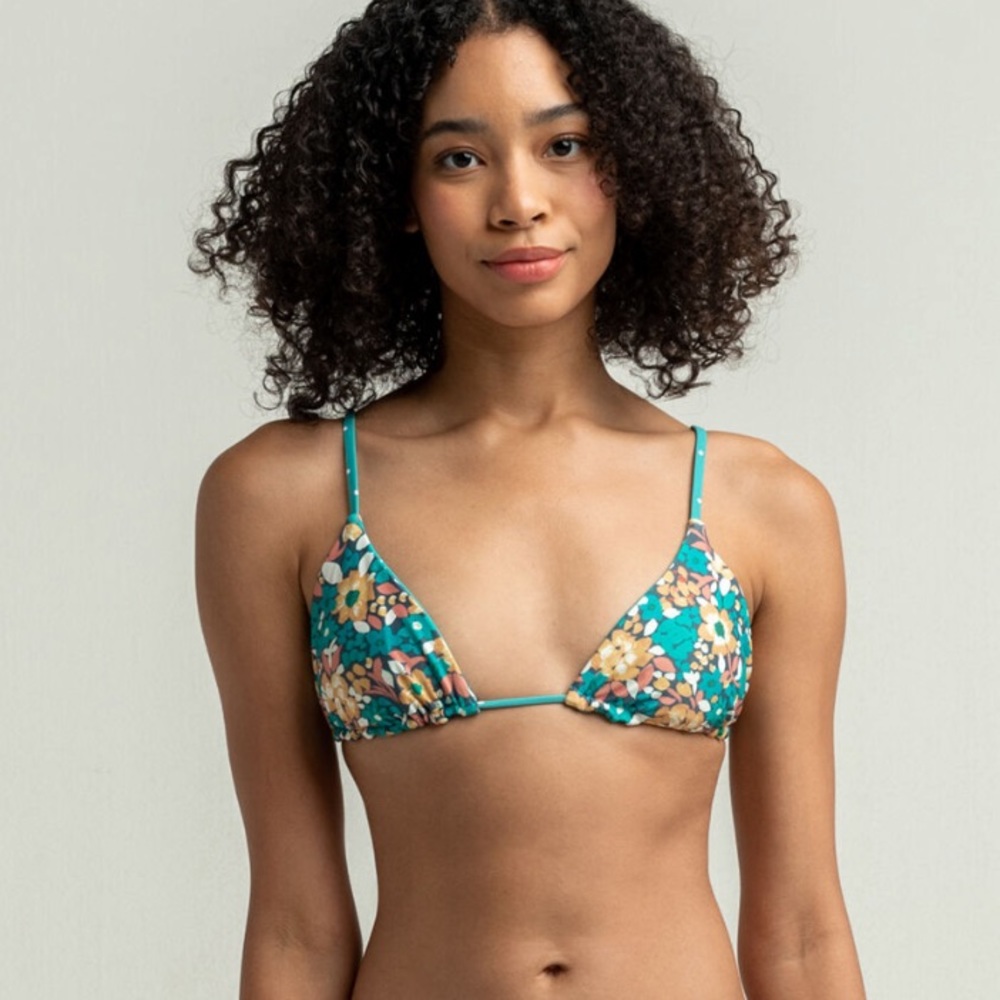 NWOT O’Neil reversible string bikini top